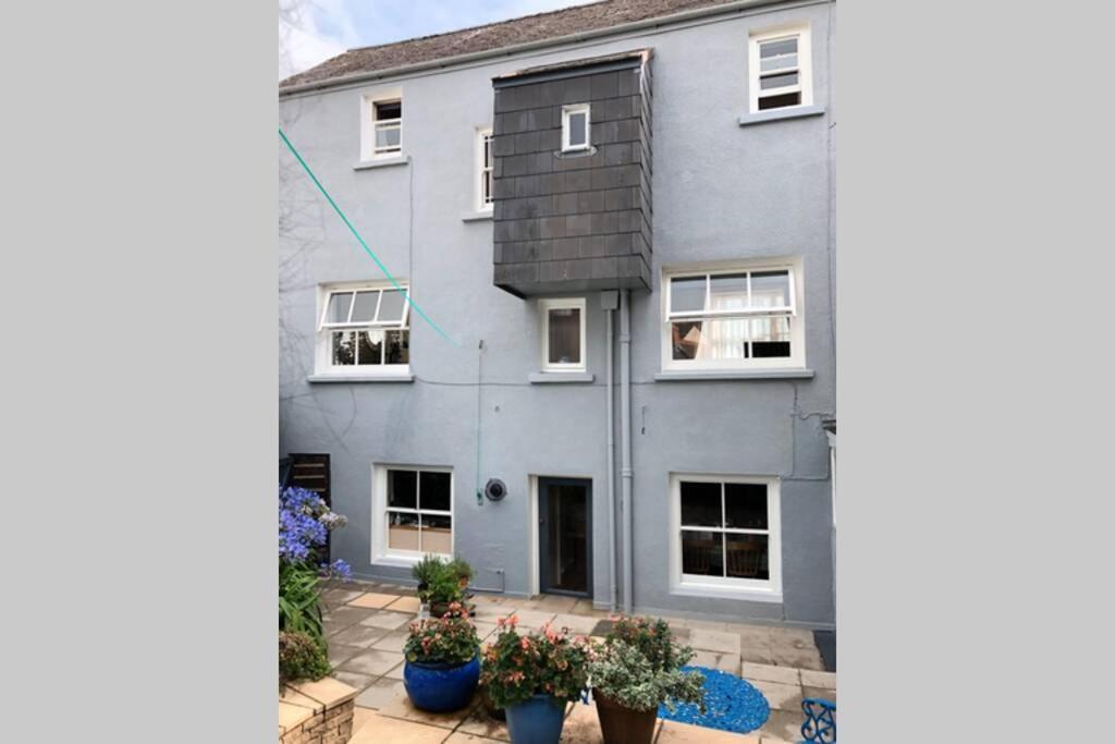 Stunning & Spacious House In Central Tenby Exterior photo